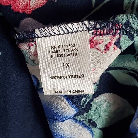 NWT C Brand Women’s 1X Navy Blue Floral Boho Blouse Bell Sleeve Tie Front Plus S - Picture 8 of 9